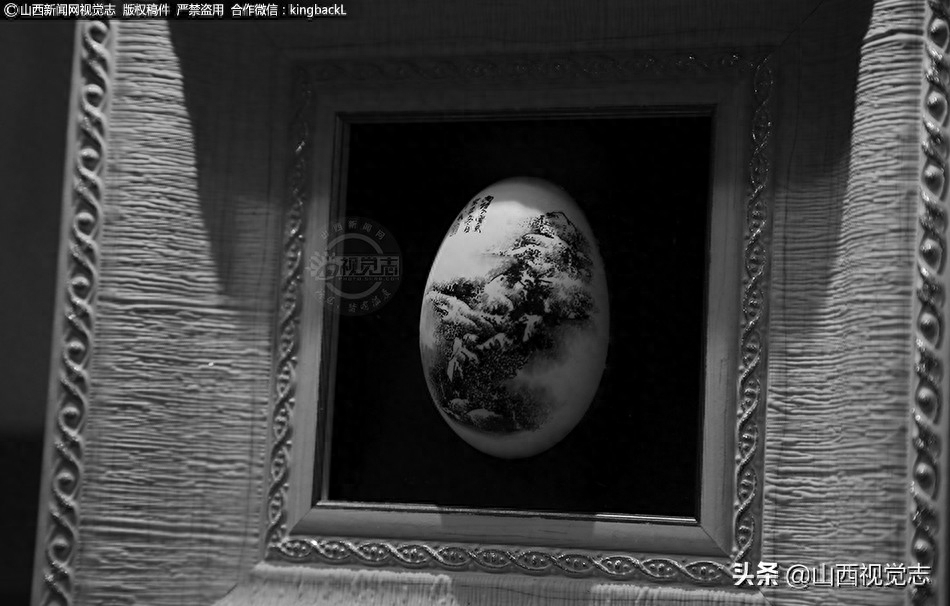 图片故事:蛋壳上作画 小小蛋画大千世界