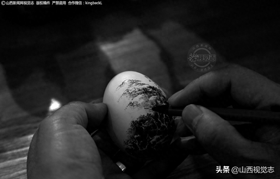 图片故事:蛋壳上作画 小小蛋画大千世界