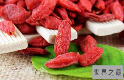 ​枸杞子泡水喝的功效 小小枸杞可不止能补肾哦