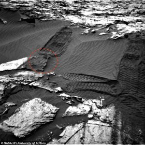 ​好奇号在火星拍到石块雕有火星人样貌?