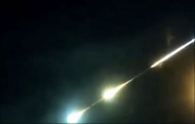 ​俄罗斯西伯利亚天空惊现神秘绿色大火球