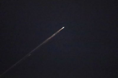 ​新西兰北部科罗曼德尔半岛上空出现一个火球