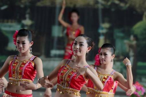 中国的傣族和泰国傣族是一个民族吗?