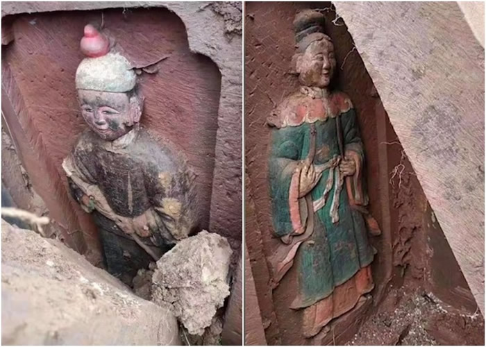 四川省眉山市仁寿县公路旁施工时发现古墓 墓门浮雕工艺精细