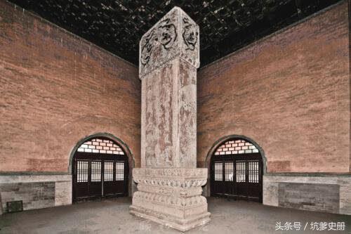 乾隆陵墓被盗时的“灵异事件”：石棺跳下龙床，挡住了石门