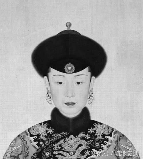 乾隆陵墓被盗时的“灵异事件”：石棺跳下龙床，挡住了石门