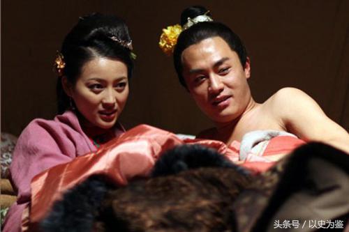 细思极恐!名义上是鬼故事,其实是一个奸夫淫妇谋杀亲夫的惨案!