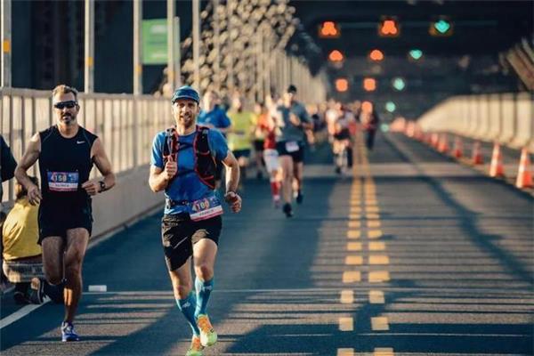 奥运会闭幕式首次为女子马拉松颁奖 女子马拉松多少公里 奥运会闭幕式首次为女子马拉松颁奖 女子马拉松多少公里