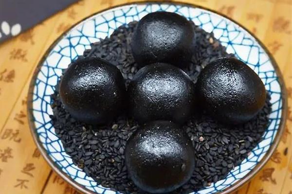 黑芝麻丸一天吃几粒最好 黑芝麻丸吃多了有什么影响 黑芝麻丸一天吃几粒最好 黑芝麻丸吃多了有什么影响