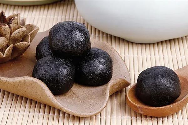 黑芝麻丸一天吃几粒最好 黑芝麻丸吃多了有什么影响 黑芝麻丸一天吃几粒最好 黑芝麻丸吃多了有什么影响