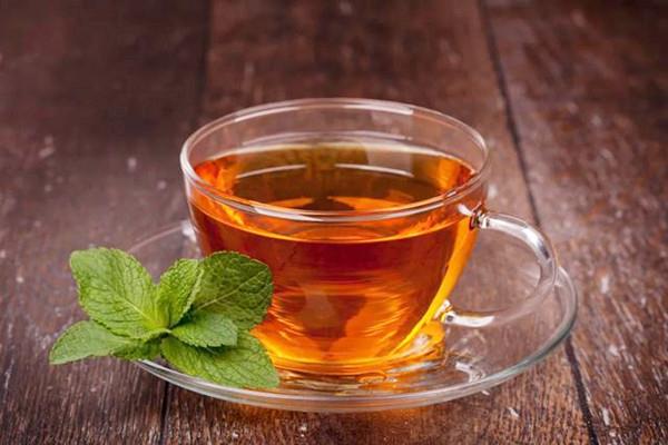 薄荷茶可以加冰糖吗 薄荷茶能和蜂蜜一起喝吗 薄荷茶可以加冰糖吗 薄荷茶能和蜂蜜一起喝吗