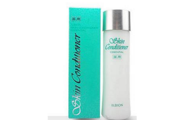 化妆水要敷多久 化妆水的正确使用步骤 化妆水要敷多久 化妆水的正确使用步骤