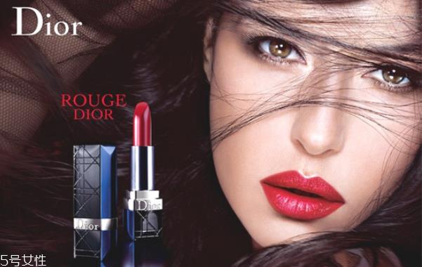 如何根据肤色选口红 怎样选适合肤色的口红 如何根据肤色选口红 怎样选适合肤色的口红