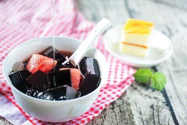 烧仙草怎么做好吃 烧仙草的做法步骤 烧仙草怎么做好吃 烧仙草的做法步骤