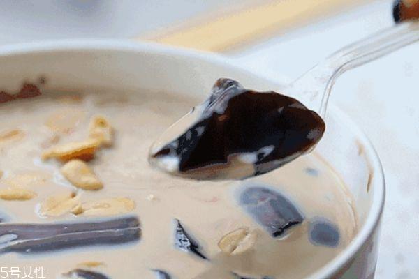 烧仙草怎么做好吃 烧仙草的做法步骤 烧仙草怎么做好吃 烧仙草的做法步骤