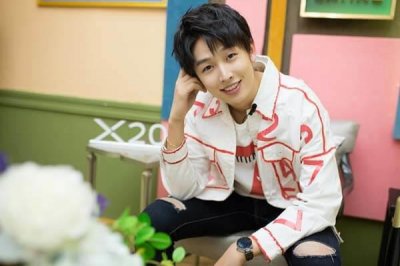 ​《歌手》合伙人再出新招助力竞演 齐思钧上演“甄红”复活