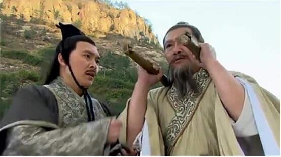 周文王背姜子牙走了八百步，姜承诺可保周朝八百年，结果自身难保