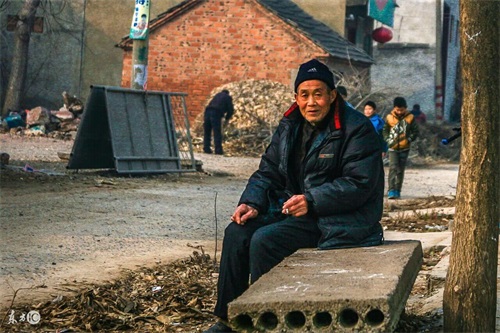 农村真实鬼故事:七岁那年遇大地震,被已故女孩救了性命奇异事件