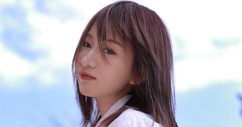 总是跟在女人的屁股后面