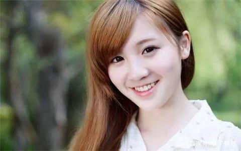 让她产生危机感