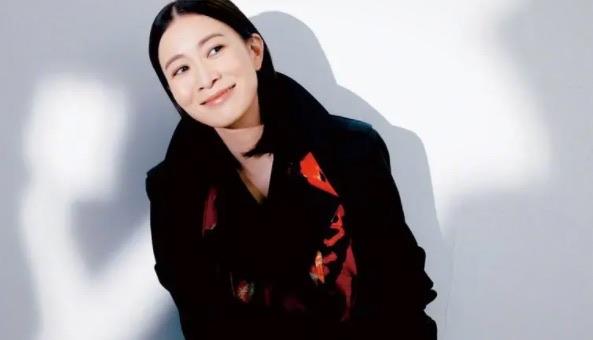 探秘佘诗曼历任男友有哪些(佘诗曼个人资料及介绍) 3