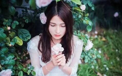 不会吵架女朋友怎么哄她