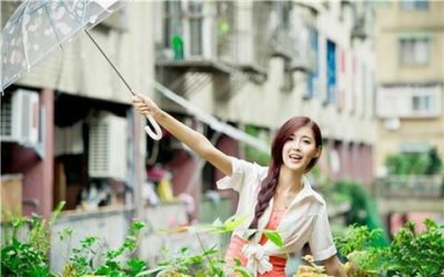 ​不会吵架女朋友怎么哄她