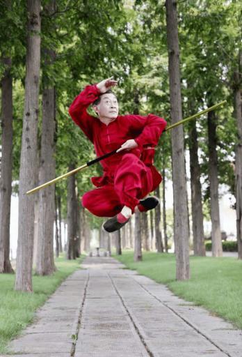 六小龄童：一部《西游记》吃尽红利，为什么猴年春晚却没有请他？