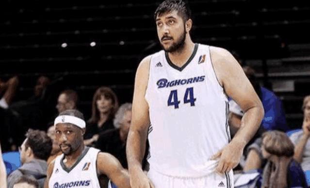 NBA历史上最重的球员，奥尼尔第四，第一不可思议。