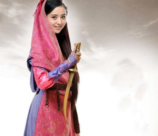 佟丽娅为什么那么漂亮？她是少数民族，古老而神秘的民族