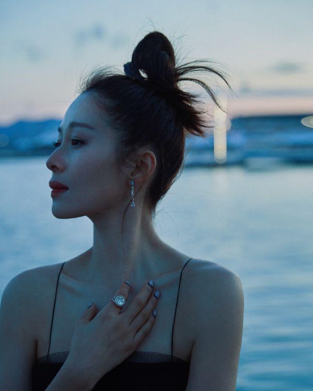 戛纳电影节红黑榜：章子怡意气风发，李宇春造型让人看不懂