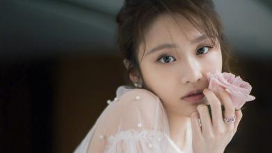 喜欢上玩王者荣耀的女孩怎么追?第1张