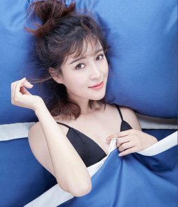 ​33岁甘婷婷生活近照：被评为最美潘金莲，有实力又长得漂亮