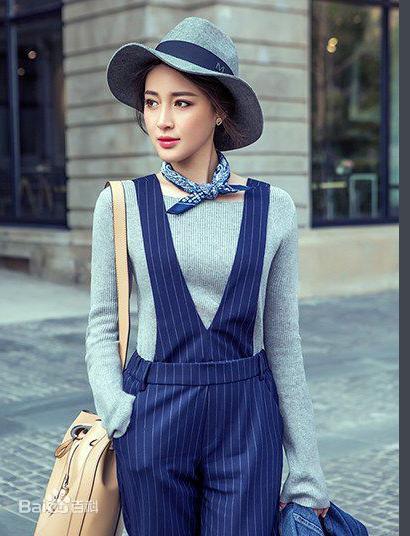 33岁甘婷婷生活近照：被评为最美潘金莲，有实力又长得漂亮