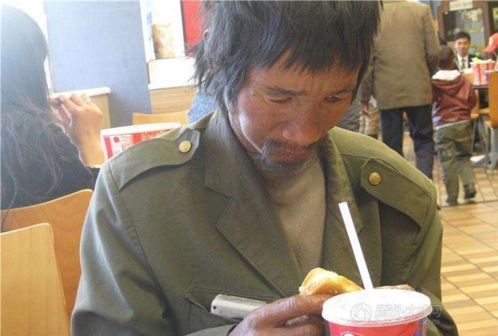 看完这50个真实故事,这才是中国版的《深夜食堂》...