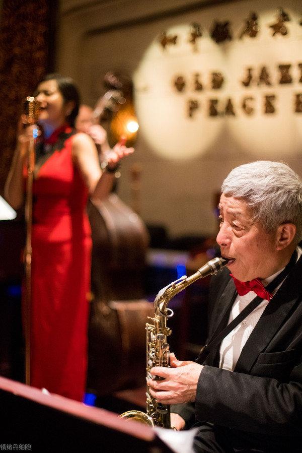 十里洋场一朝梦，百年风情永世传。发生在上海滩和平饭店里的故事