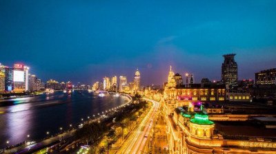 ​十里洋场一朝梦，百年风情永世传。发生在上海滩和平饭店里的故事