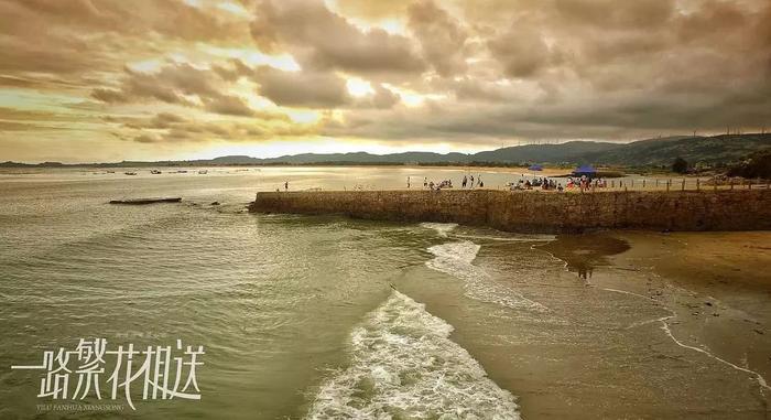 对话《一路繁花相送》金牌团队：用纯爱故事让都市人寻回初心