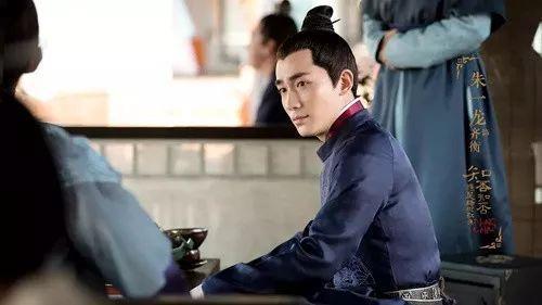 和朱一龙邓伦谈恋爱,有了苏大强,还会是浪漫的爱情故事吗