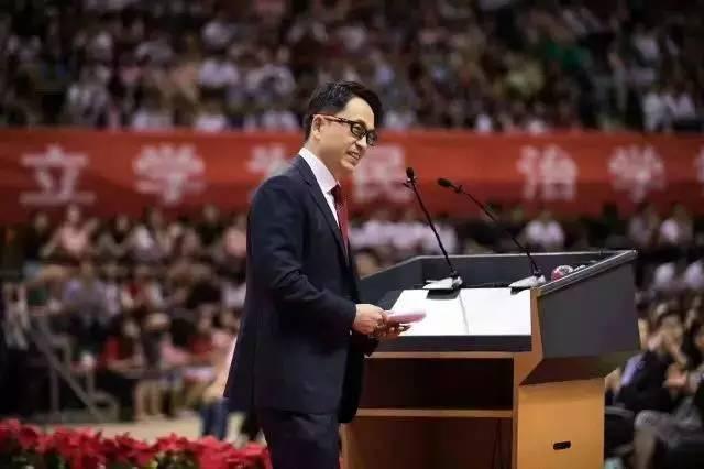 “被出柜”的张磊一下午辟了4次谣！这位低调的巨富背后有怎样的故事？