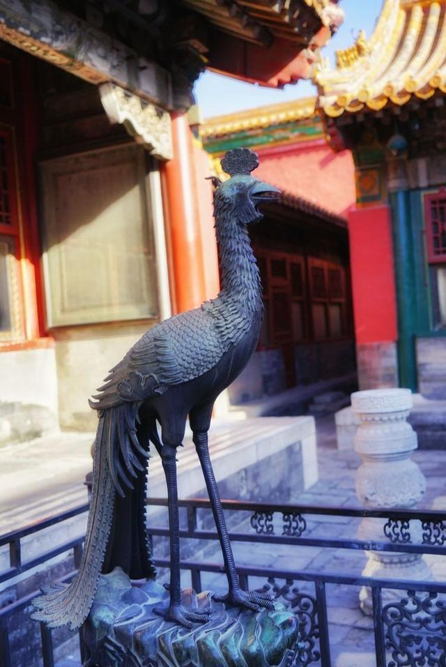 秋冬时节，游历北京故宫，宫苑深深讲述着过去
的故事