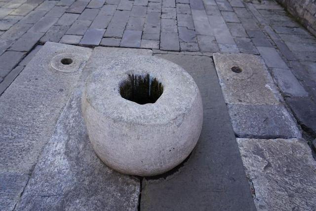 秋冬时节，游历北京故宫，宫苑深深讲述着过去
的故事