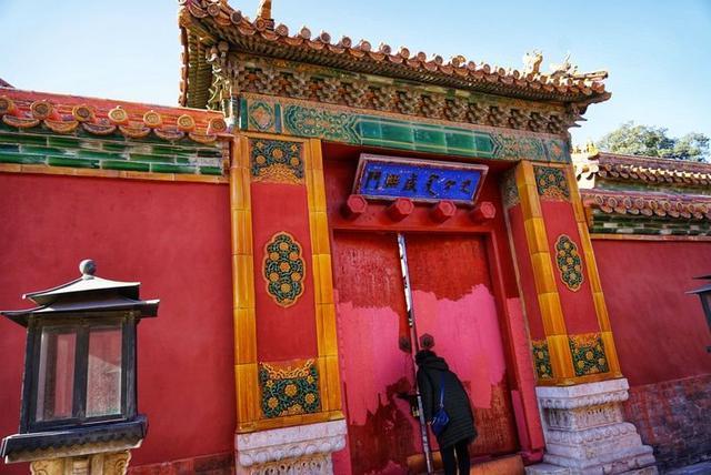 秋冬时节，游历北京故宫，宫苑深深讲述着过去
的故事