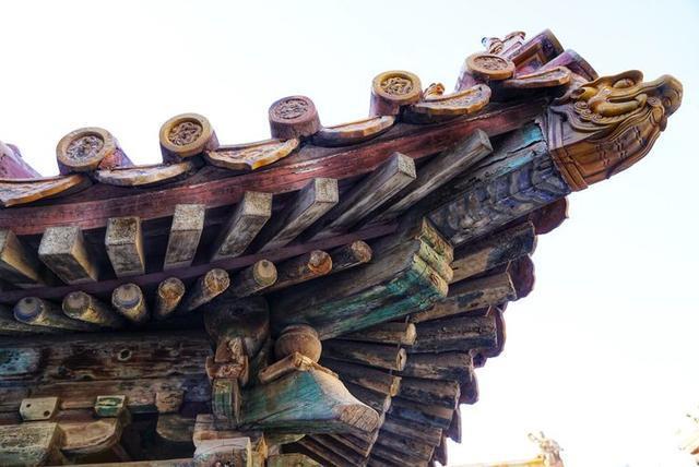 秋冬时节，游历北京故宫，宫苑深深讲述着过去
的故事