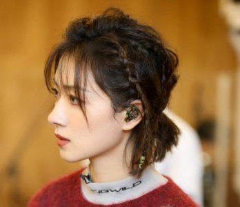 ​万茜酒吧当领班，郁可唯一晚赶场五次，宝藏姐姐背后故事多