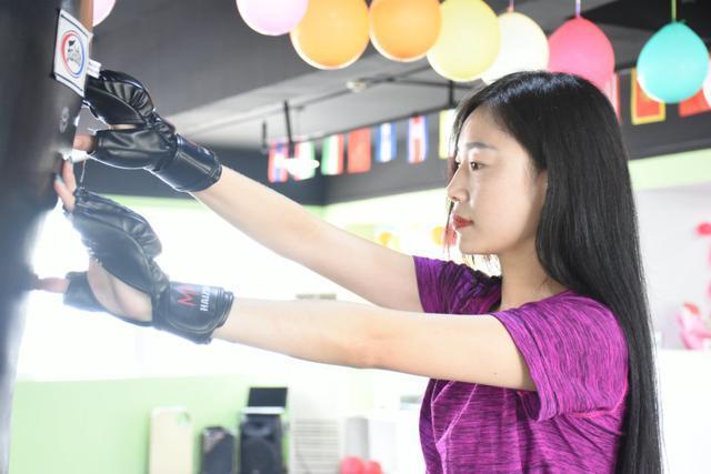 中国顶尖截拳道教练雷小翼座客华人英雄,口述和李小龙背后的故事