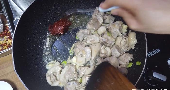 四川名菜“魔芋烧鸭”的做法来啦！还有个神话故事呢？快来看看吧