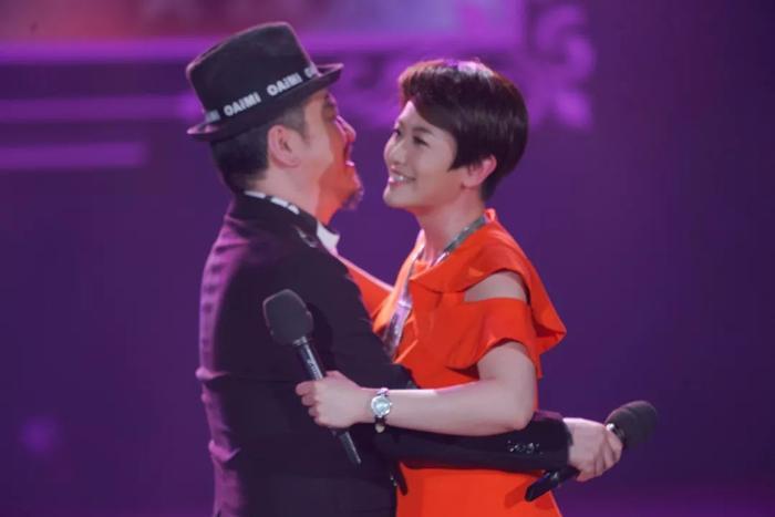 听黄国伦、寇乃馨、瞿弦和、张筠英、朱桦讲述关于爱情的故事