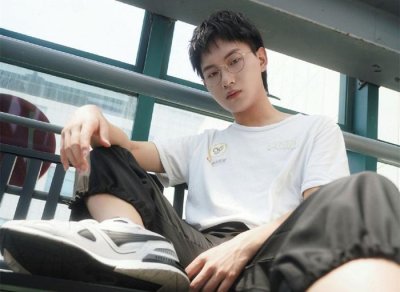 ​KPL女友大比拼，梦泪女友清纯，瓶子老婆潮流，飞牛女友最神秘