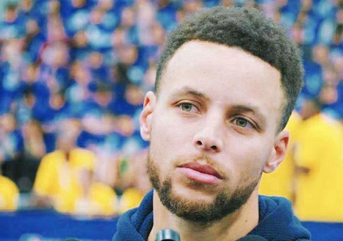 给大家讲一个关于库里的小故事：I can do all things